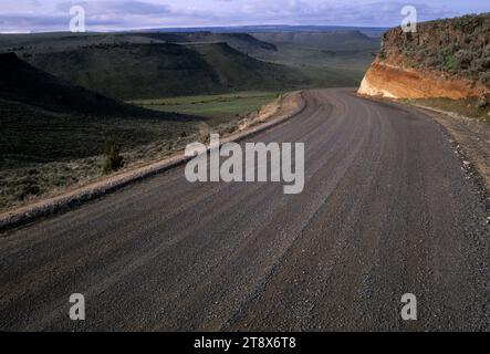 Curva sulla Diamond Grade, Diamond Loop National Back Country Byway, Oregon Foto Stock