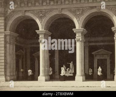 Mostra mondiale 1873: Kunsthalle, Northern vestibule (n. 739), Oscar Kramer (1835-1892), fotografo, Wiener Photographen-Association, casa editrice, 1873, carta, fotografia, 1873 Fiera Mondiale di Vienna, Prater, mostre, Belle Arti, architettura, 2° distretto: Leopoldstadt, scultura, colonna, pilastro  architettura, fiera mondiale, esposizione mondiale, padiglione, vestibolo, sala, interno  rappresentazione di un edificio, la collezione Vienna Foto Stock