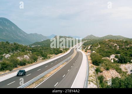 autostrada nelle montagne croate Foto Stock