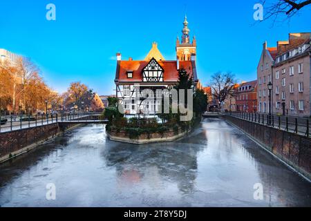 2022-12-15 Vista alla Miller House. Great Mill a Danzica, Polonia. Foto Stock