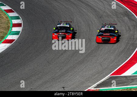 Foto scattata al circuito del Mugello durante una sessione di gara del campionato italiano del turismo Foto Stock