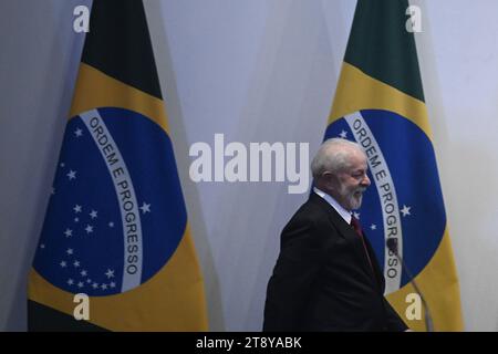 Brasilia, Brasile. 21 novembre 2023. Il presidente del Brasile, Luiz Inacio Lula da Silva, partecipa alla cerimonia di laurea per i nuovi diplomatici dell'Istituto Rio Branco presso il Palazzo Itamaraty di Brasilia, Brasile, il 21 novembre 2023. Foto: Mateus Bonomi/AGIF Credit: AGIF/Alamy Live News Foto Stock