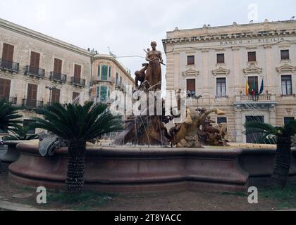 Fontana di Diana, Fontana Diana (di Giulio Moschetti), Ortigia, Ortigia, Siracusa, Siracusa, Sicilia, Sicilia, Italia, Europa Foto Stock