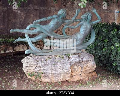 Alfeo e Aretusa (Biagio Poidomani) fonte Aretusa, Fontana di Arethusa, sorgente naturale, Ortigia, Ortigia, Siracusa, Siracusa, Sicilia, Sicilia, Italia Foto Stock