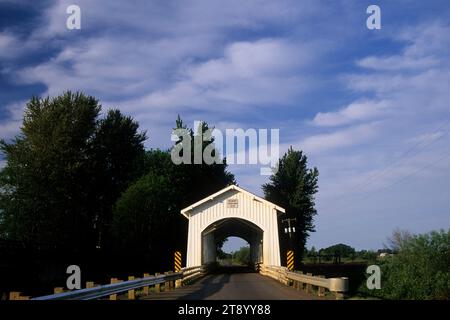 Gilkey Covered Bridge, Covered Bridge Country Tour, Linn County, Oregon Foto Stock