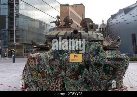 Il T-72 B3, principale carro armato da battaglia russo, utilizzato per attaccare l'Ucraina nel febbraio 2022 fino a quando gli ucraini non lo distrussero vicino a Kiev, in mostra a Helsinki, Finlandia. Foto Stock