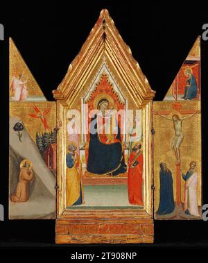 Madonna col bambino in trono con santi, 1339, Bernardo Daddi, italiano (Firenze), italiano (Firenze), c. 1290 - 1348, 23 3/8 x 19 15/16 x 1 7/8 pollici (59,42 x 50,64 x 4,76 cm) 3/8 x 10 x 7/8 pollici (59,37 x 25,4 x 4,76 cm) (pannello, centrale)18 11/16 x 5 x 7/8" (47,47 x 12,7 x 2,22 cm) (pannello, destra)18 9/16 x 4 15/16 x 7/8" (47,15 x 12,54 x 2,22 cm) (pannello, sinistra), Tempera e terreno d'oro su pannello del pioppo, Italia, XIV secolo, questo piccolo trittico portatile è stato senza dubbio fatto per devozione personale. La Vergine e il bambino in trono sono accompagnati dai santi Elena e Pietro (a sinistra) Foto Stock