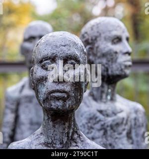 Dettaglio del Monumento agli ebrei deportati da Will Lammert presso il cimitero ebraico, grosse Hamburger Strasse, Mitte, Berlino, Germania Foto Stock