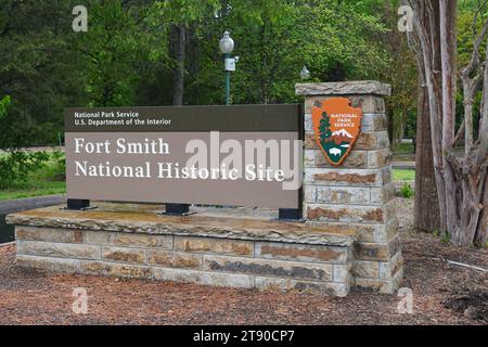 Fort Smith, Arkansas, USA - 26 aprile 2023: Insegna Fort Smith National Historic Site Foto Stock