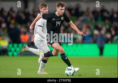 Dublino, Irlanda. 21 novembre 2023. L'irlandese Jayson Molumby durante l'amichevole internazionale tra la Repubblica d'Irlanda e la nuova Zelanda all'Aviva Stadium di Dublino, Irlanda, il 21 novembre 2023 (foto di Andrew SURMA/ Credit: SIPA USA/Alamy Live News Foto Stock