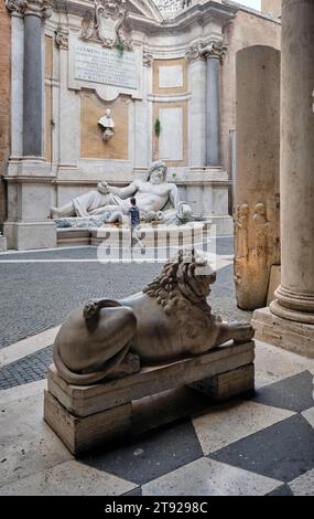 Colossale statua marmorea di Marforio, Musei Capitolini, Campidoglio, Roma, Lazio, Italia Foto Stock