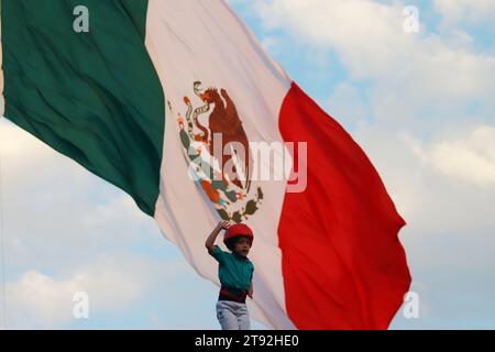 Non esclusiva: 21 novembre 2023 a città del Messico, Messico: I Castellers di Vila franca fanno una torre umana di otto piani come parte della celebrazione di Foto Stock