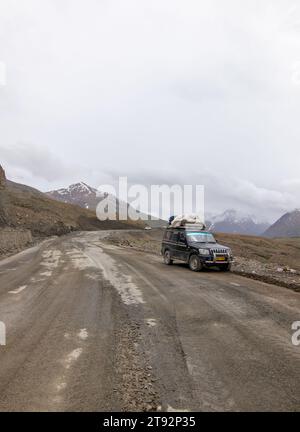 Ladakh Road Trip. Viaggio in macchina a scorpio. Foto Stock