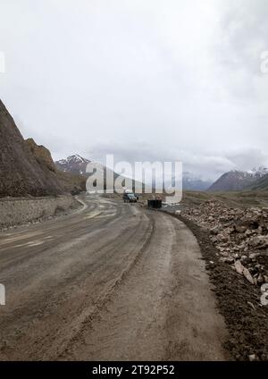 Ladakh Road Trip. Viaggio in macchina a scorpio. Foto Stock