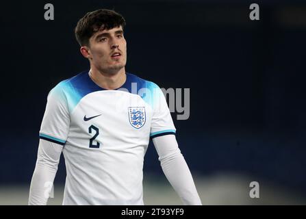 Goodison Park, Liverpool, Regno Unito. 21 novembre 2023. Euro 2025 Group F Qualifier Football, Inghilterra U21s contro Irlanda del Nord U21s; Tino Livramento of England Credit: Action Plus Sports/Alamy Live News Foto Stock