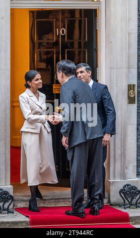 Londra, Regno Unito. 22 novembre 2023. Yoon Suk Yeol, presidente della Corea del Sud, arriva a Downing Street per un incontro con il primo ministro Rishi Sunak Credit: Phil Robinson/Alamy Live News Foto Stock