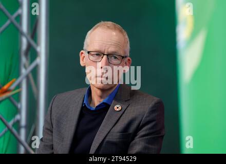 Dr. Johan Rockström, Direktor des Potsdam-Instituts für Klimafolgenforschung, Deutschland, Berlino, Bündnis 90/die Grünen, Hybride Konferenz: Shifting the Trillions, Finanzierung der Zukunftswirtschaft *** Prof Dr Johan Rockström, Direttore del Potsdam Institute for Climate Impact Research, Germania, Berlino, Bündnis 90 Die Grünen, Hybrid Conference Shifting the Trillions, Financing the Future Economy Credit: Imago/Alamy Live News Foto Stock