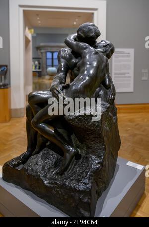 Rodin. Il bacio di Auguste Rodin (1840-1917), bronzo, c. 1887, Museo Nazionale di Cardiff, Galles Foto Stock