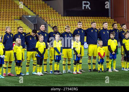 Boraas, Svezia. 20 novembre 2023. I giocatori svedesi si schierano per la partita di qualificazione DELL'EURO U21 tra Svezia e Paesi Bassi alla Boraas Arena di Boraas. (Foto: Gonzales Photo - Amanda Persson). Foto Stock