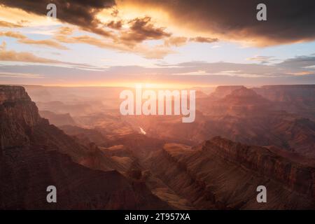 Tramonto sul Grand Canyon dal South Rim Foto Stock