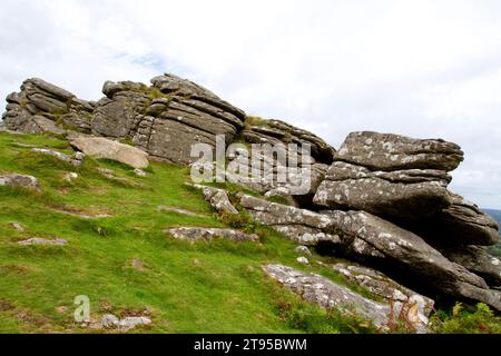 Formazioni rocciose di granito su Hound Tor, Dartmoor, Devon, GB Foto Stock