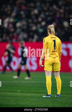 Francoforte sul meno, Germania. 22 novembre 2023. FRANCOFORTE, GERMANIA - 22 NOVEMBRE: Durante la partita di UEFA Women's Champions League tra Eintracht Francoforte e FC Barcelona al Deutsche Bank Park il 22 novembre 2023 a Francoforte, Germania. (Foto di Dan o' Connor/ATPImages) (Dan o' Connor/ATP Images/SPP) credito: SPP Sport Press Photo. /Alamy Live News Foto Stock