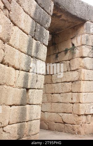 L'ingresso alla Tomba del Leone Tholos a Micene, Grecia Foto Stock