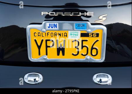 Targa California d'epoca su una Porsche classica, Palm Springs, California Foto Stock