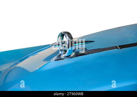 Escondido, CA - 10-30-2023: Decorazione del cofano su Buick Roadmaster, serie 76C, Convertibile, 1950 Foto Stock