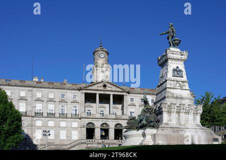Monumento, Praca do Infante Dom Henrique, Palacio da Bolsa, Regadas, Porto, Portogallo Foto Stock