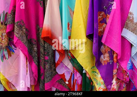 Souvenir, bancarelle di souvenir, sul fiume Yangtze, Yichang, provincia di Hubel, Cina Foto Stock