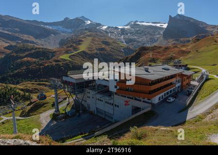 Stazione intermedia Sommerbergalm (2) (100 m) della ferrovia del ghiacciaio Hintertux, funivia, Hintertux, Tuxertal, montagne alpine, Alpi Zillertal Foto Stock