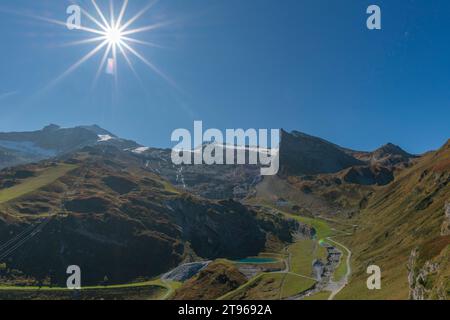 Ghiacciaio Hintertux, visto dalla stazione intermedia di Sommerbergalm (2) (100 m) della ferrovia del ghiacciaio Hintertux, area sciistica tutto l'anno, ghiacciaio Foto Stock
