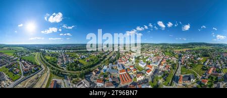 La piccola cittadina di Simbach on Inn al confine con l'Austria dall'alto Foto Stock