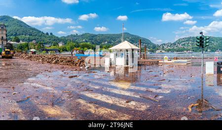 COMO, ITALIA - 6 AGOSTO 2021: Strade e viale allagati il giorno dopo forti piogge. Foto Stock