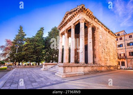 Pola, Croazia. Il Tempio di Augusto è un tempio romano ben conservato nella città di Pietas Iulia, dedicato al primo imperatore romano, Ottaviano Foto Stock
