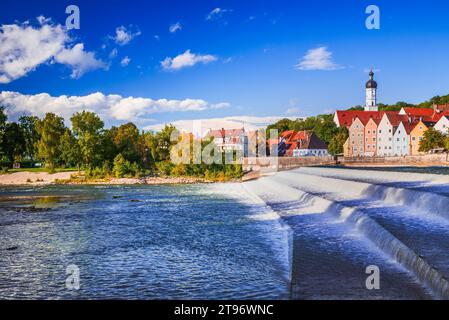 Landsberg am Lech, Germania. Case tradizionali colorate nella storica città vecchia gotica, Baviera, al tramonto. Foto Stock