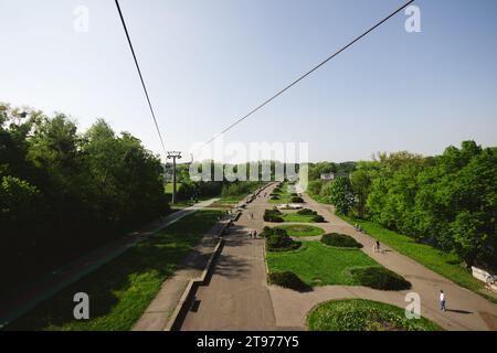 Katowice, Polonia - 20 maggio 2023: Parco della Slesia vicino al giardino zoologico della Slesia a Chorzow Foto Stock