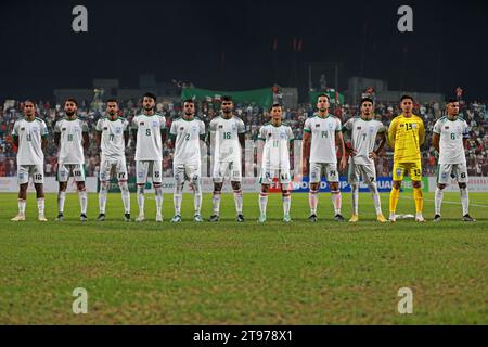 Foto di gruppo della Nazionale di calcio del Bangladesh durante la partita di qualificazione della Coppa del mondo FIFA alla Bashundhara Kings Arena di Dacca, Bangladesh, 21 No Foto Stock