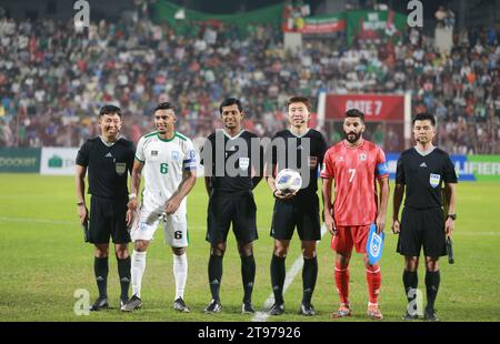 Partita delle qualificazioni per la Coppa del mondo FIFA Bangladesh e Libano alla Bashundhara Kings Arena di Dacca, Bangladesh, 21 novembre 2023. Foto Stock