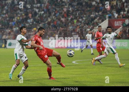 Partita delle qualificazioni per la Coppa del mondo FIFA Bangladesh e Libano alla Bashundhara Kings Arena di Dacca, Bangladesh, 21 novembre 2023. Foto Stock