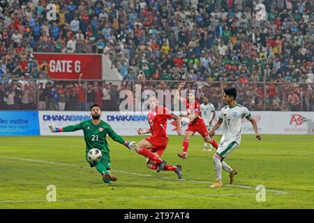 Partita delle qualificazioni per la Coppa del mondo FIFA Bangladesh e Libano alla Bashundhara Kings Arena di Dacca, Bangladesh, 20 novembre 2023. Foto Stock