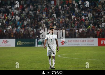 Il capitano Jamal Bhuyan durante la partita di qualificazione ai Mondiali di calcio del Bangladesh e Libano alla Bashundhara Kings Arena di Dacca, Bangladesh, 21 Novembe Foto Stock