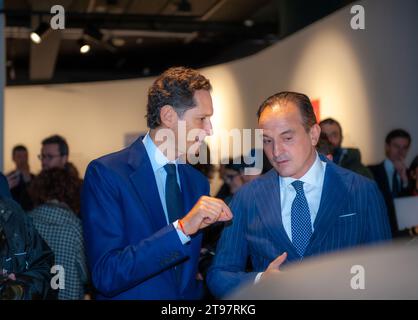 Torino (Italia) 11/23/2023 John Elkann in conversazione con Alberto Cirio, presidente della regione Piemonte Foto Stock