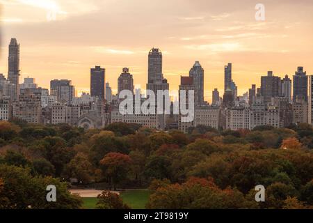 Sunrise sopra Central Park di New York City, Stati Uniti d'America. Foto Stock