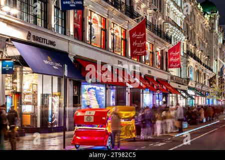 A View of Hamleys Toy Shop a Regent Street, Londra, Regno Unito Foto Stock