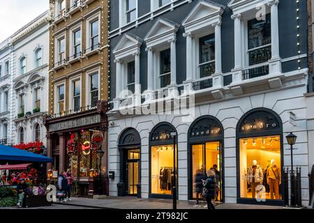 L'esclusivo negozio di abbigliamento Sandro a King Street, Covent Garden, Londra, Regno Unito Foto Stock