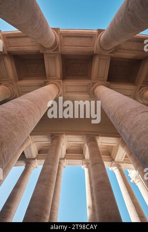 Roma, Italia - ottobre 29 2023: Vista della Basilica di San Pietro e del Colonnato del Bernini Foto Stock