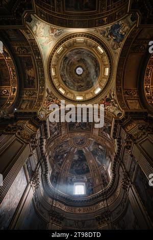 Roma, Italia - ottobre 29 2023: Cupola della Chiesa di Sant'Andrea della Valle Foto Stock