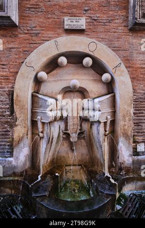 Roma, Italia - ottobre 29 2023: Fontana dei libri nei pressi di Piazza Navona Foto Stock